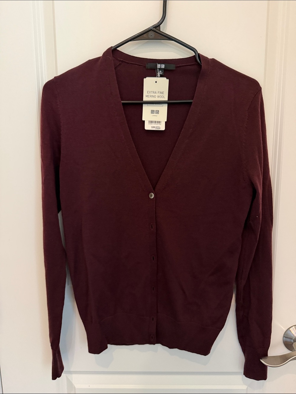 Uniqlo Extra Fine Merino V-Neck Cardigan in Burgundy